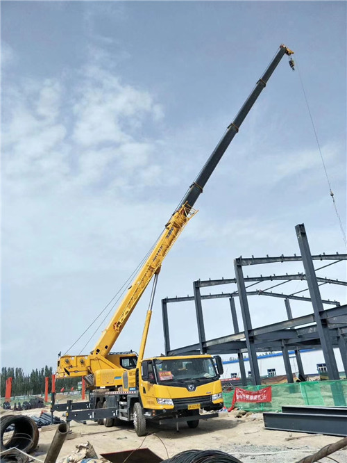 宜阳县超高层建筑钢结构吊装案例